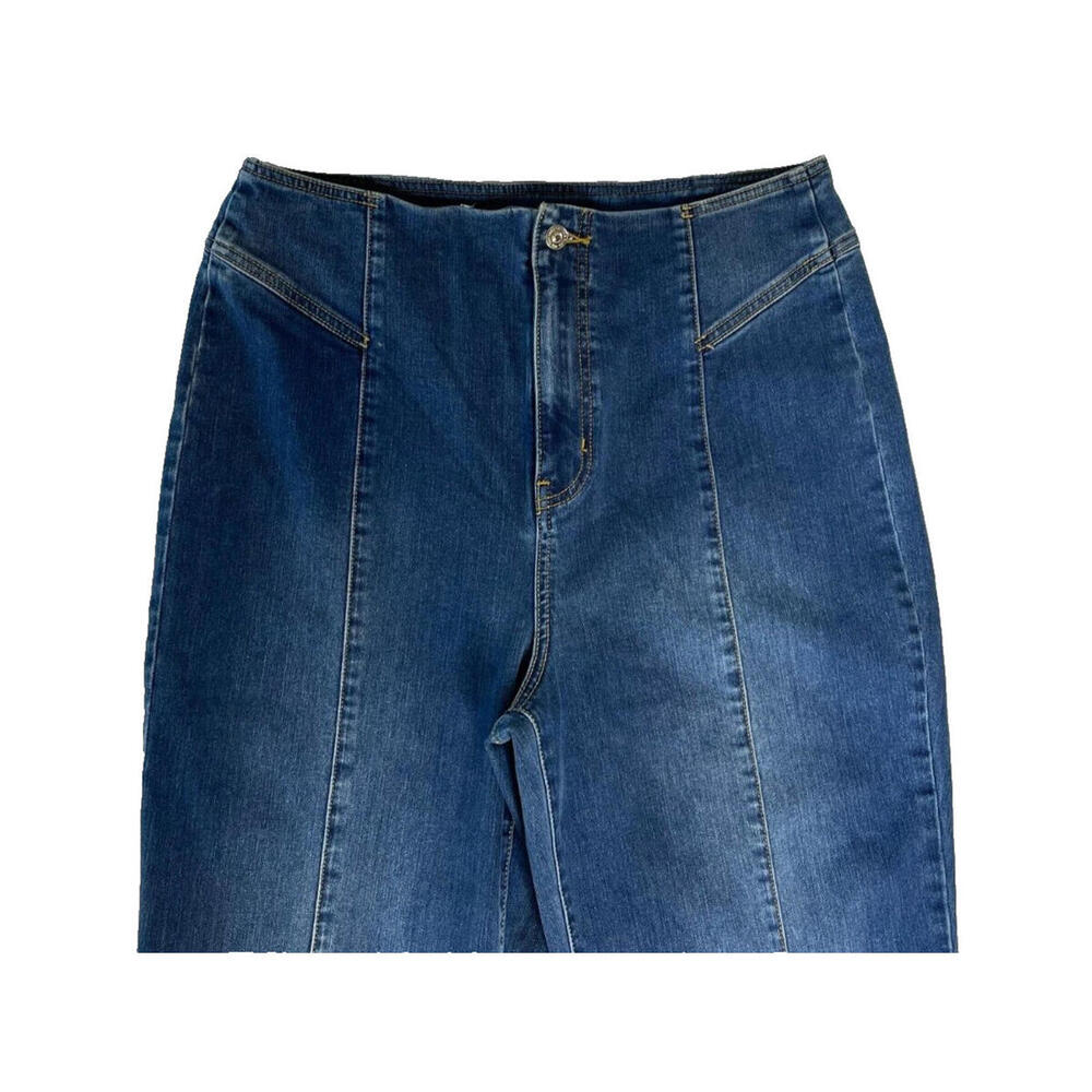 We The Free Curvy Denim Retro Flare Jean Seam Front High Rise Raw Hem Stretch 32 - Picture 3 of 8